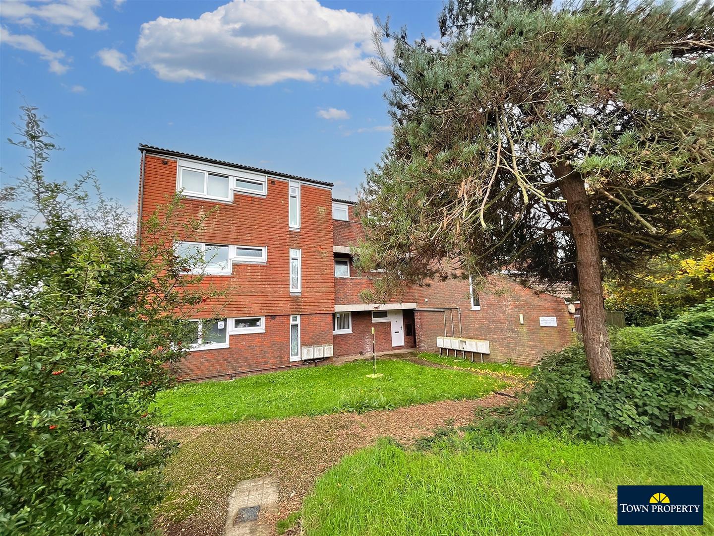 Property Details for Welbeck Close Eastbourne BN22 0UA Town Property